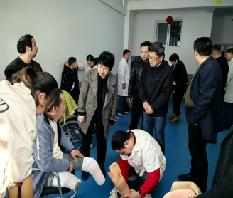 市残联党组书记秦红权赴寿县开展实地调研和慰问活动